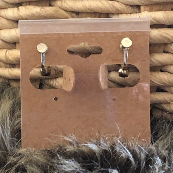 Vintage mid century clear rhinestone clip earrings - Picture 2 of 7